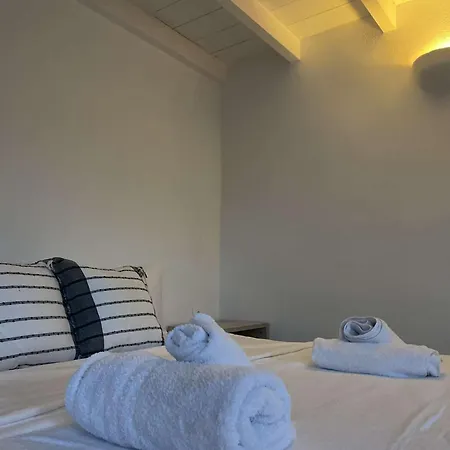 Louloudas Paros Molos (Paros)